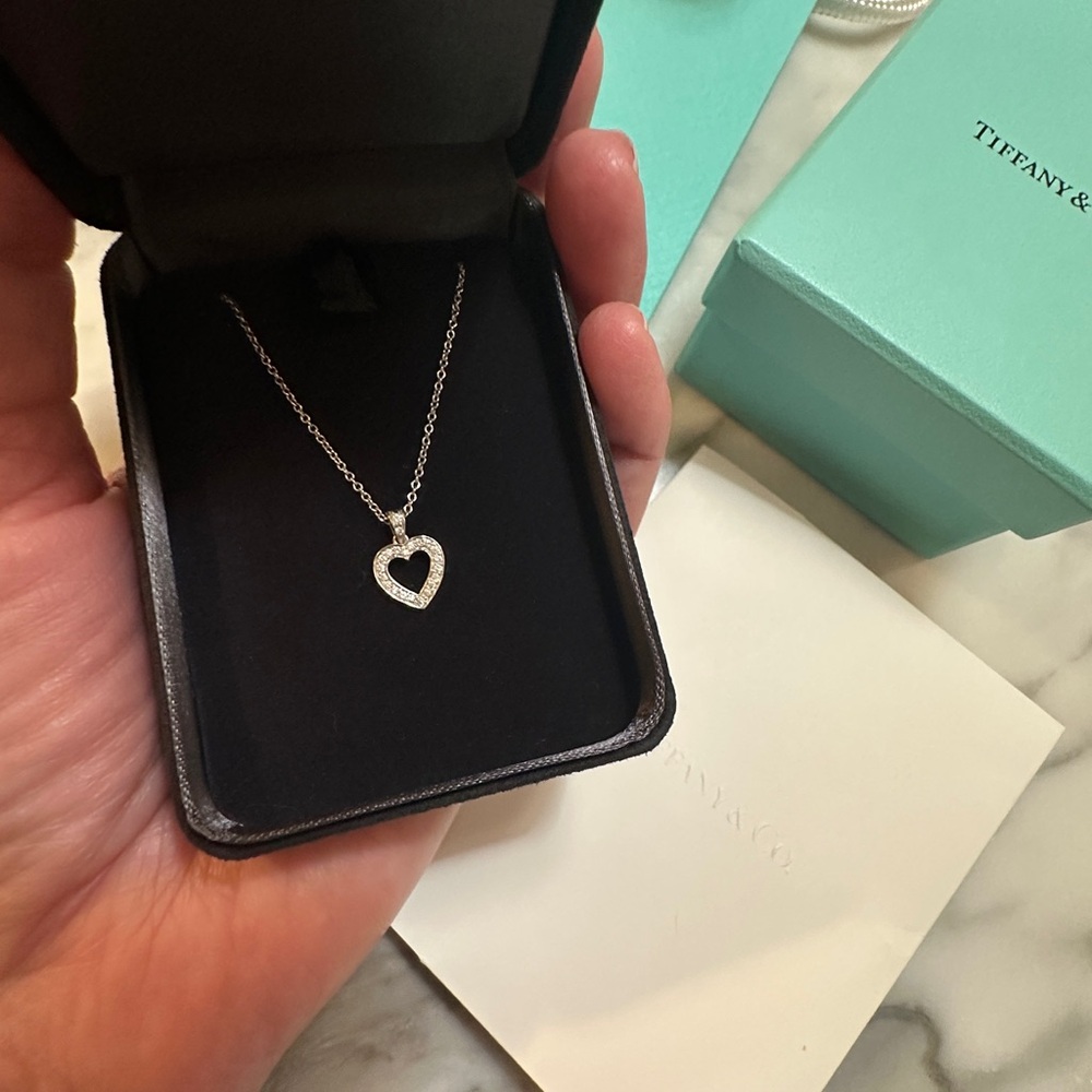Tiffany & Co. Platinum Open Heart & Diamonds Pendant Necklace (Metro Heart)